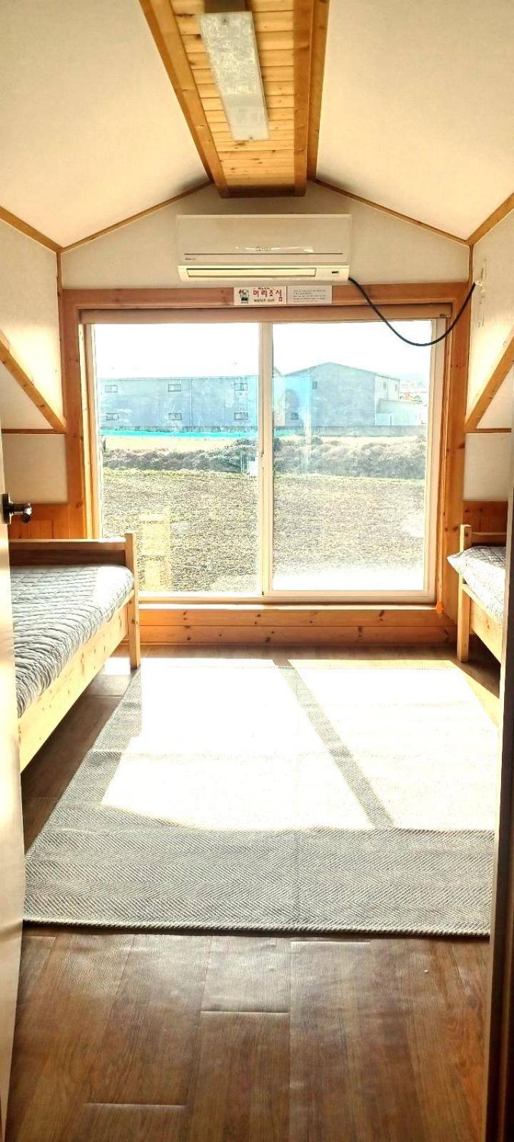 Tree House Guesthouse Чеджу Екстериор снимка