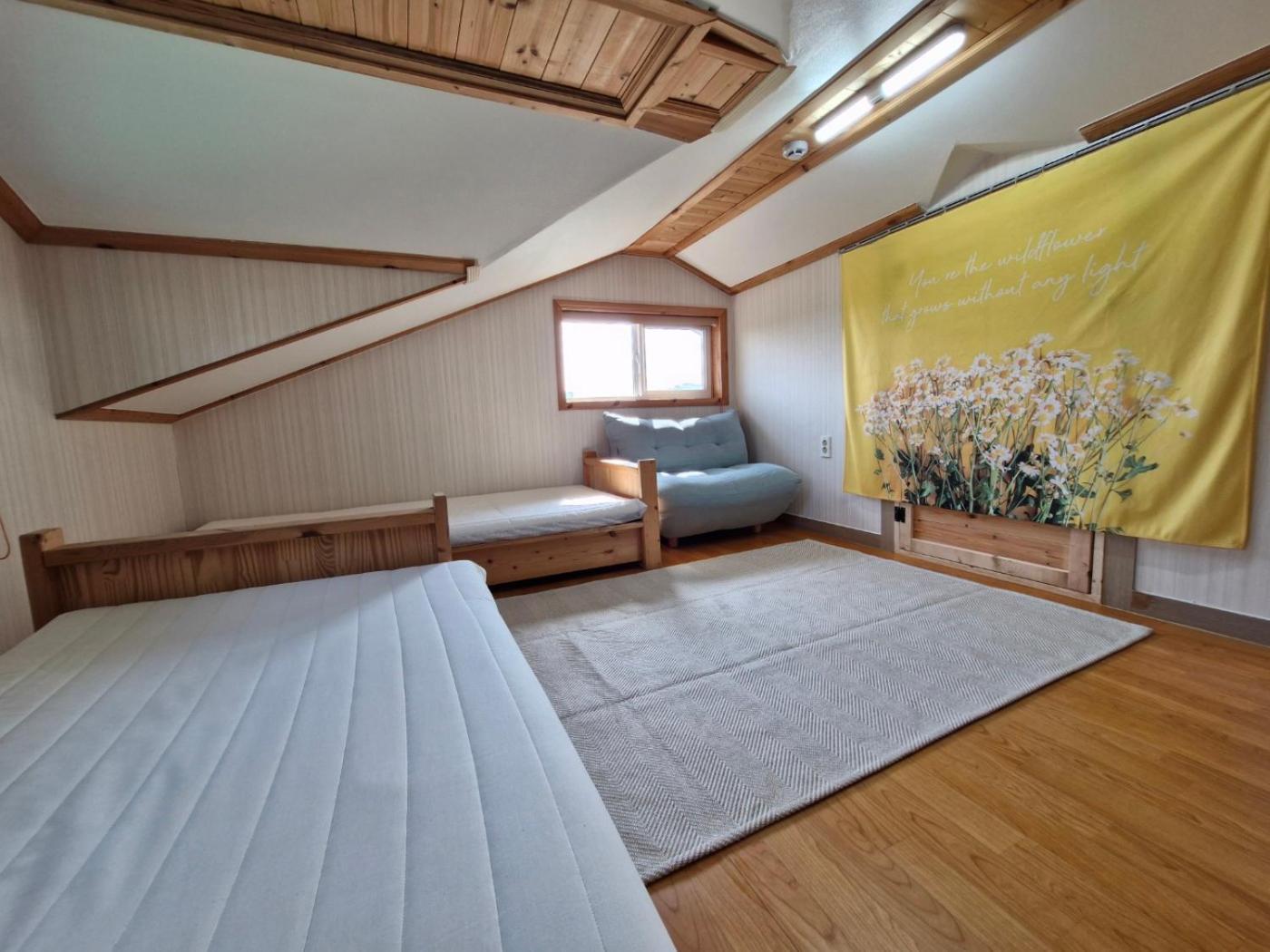 Tree House Guesthouse Чеджу Екстериор снимка