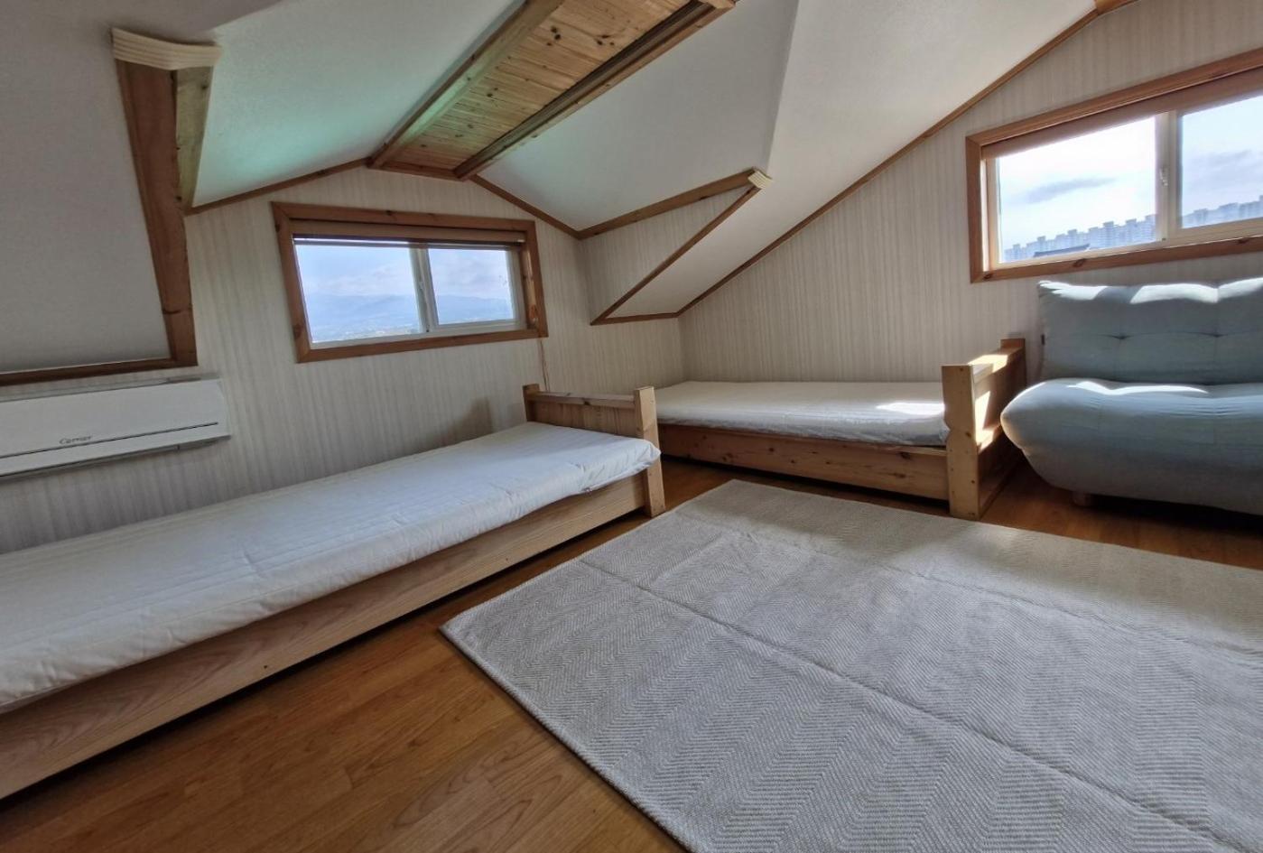 Tree House Guesthouse Чеджу Екстериор снимка