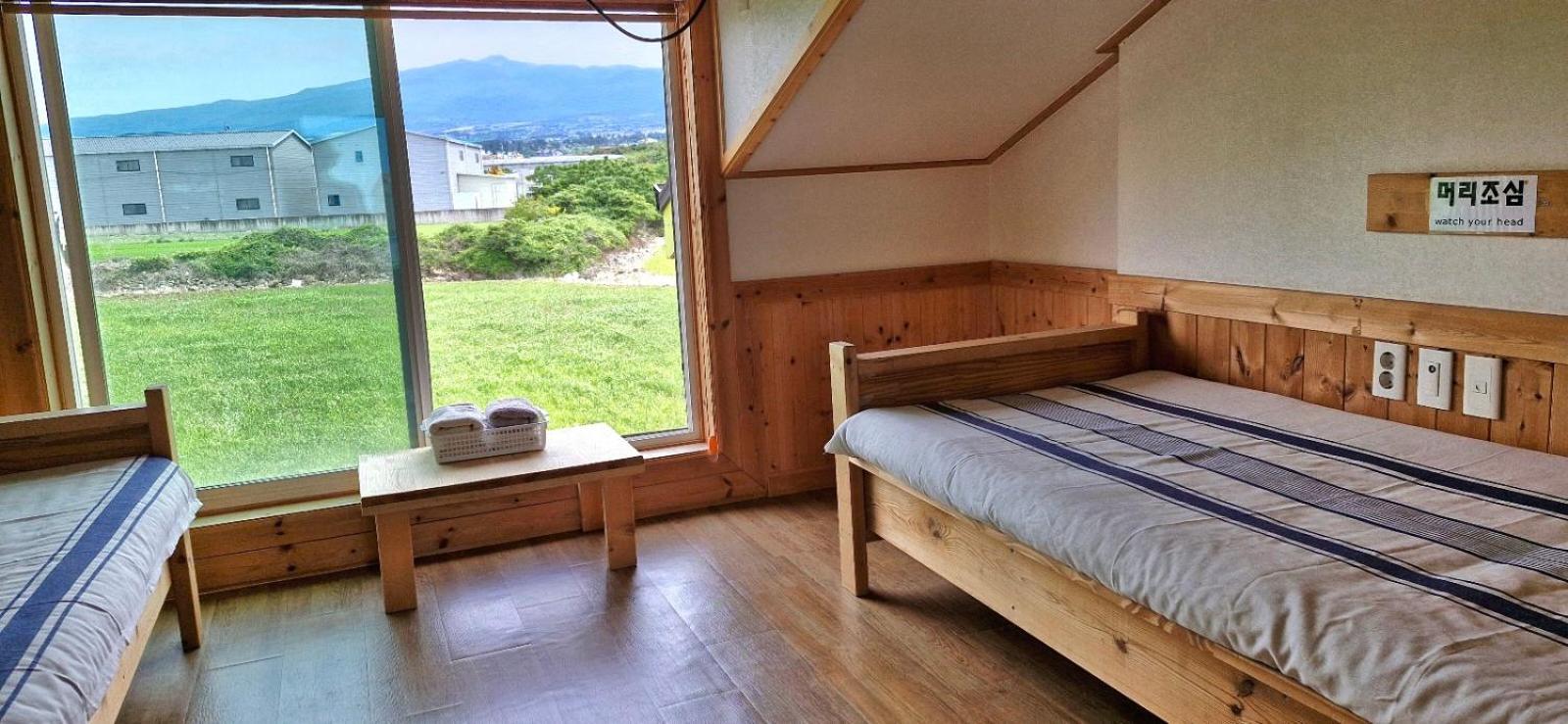 Tree House Guesthouse Чеджу Екстериор снимка