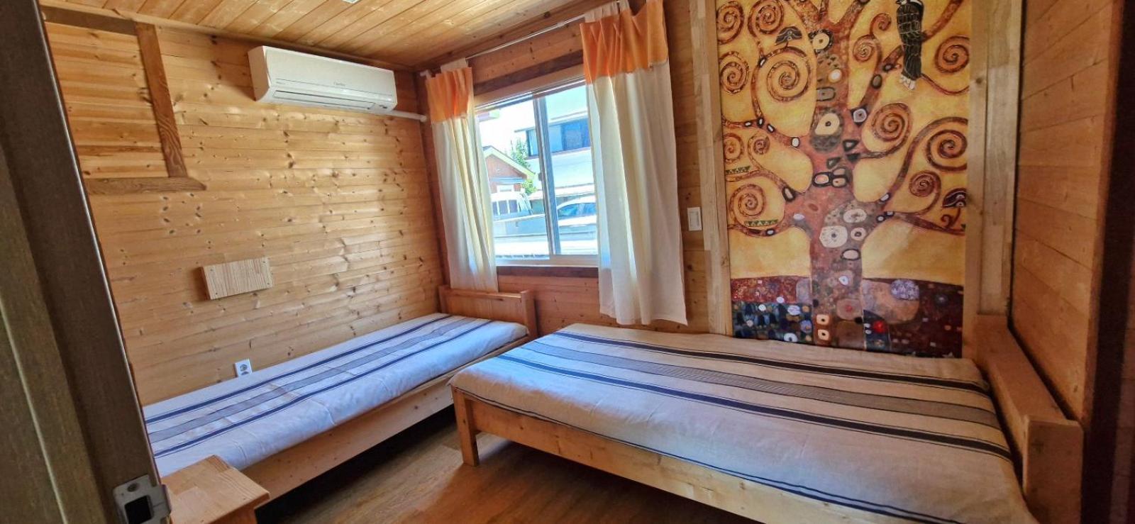 Tree House Guesthouse Чеджу Екстериор снимка