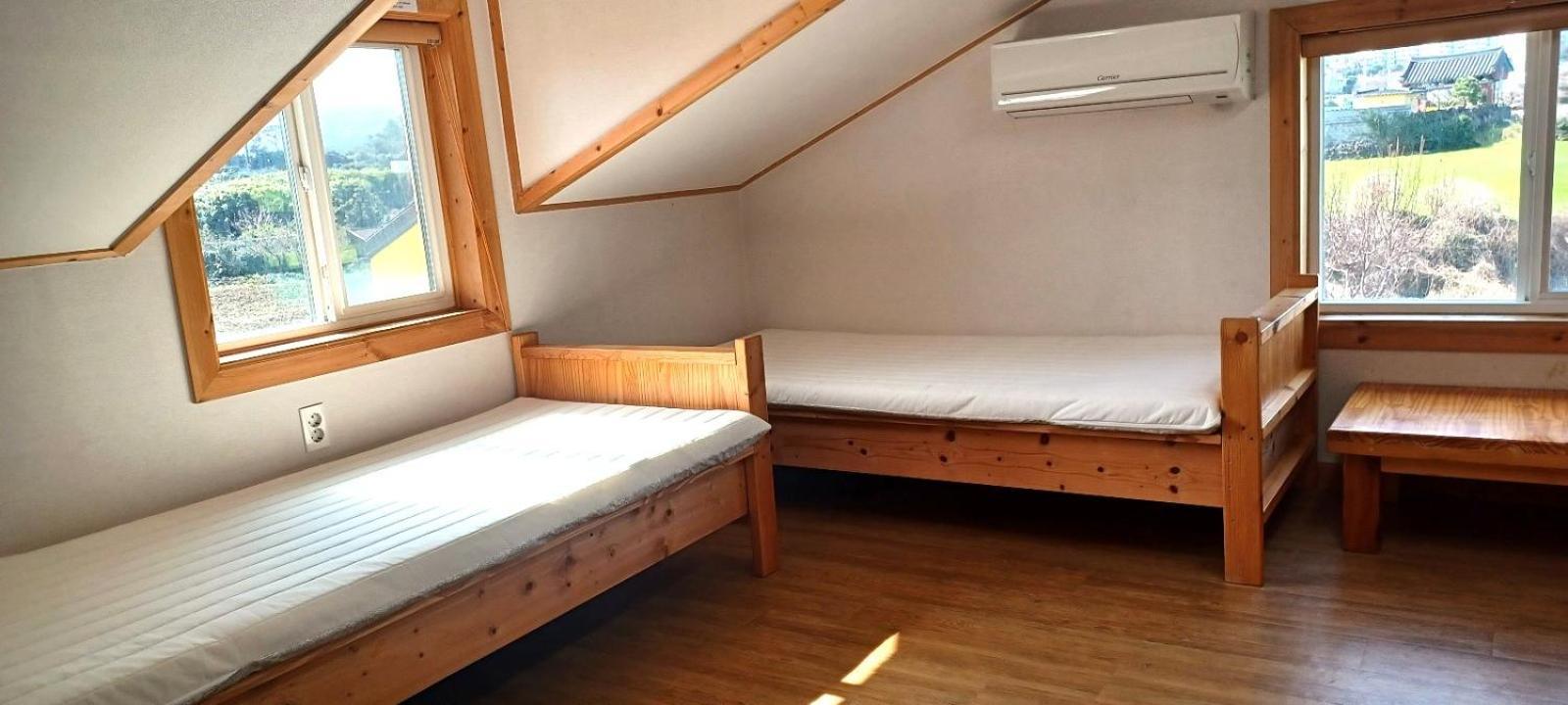 Tree House Guesthouse Чеджу Екстериор снимка
