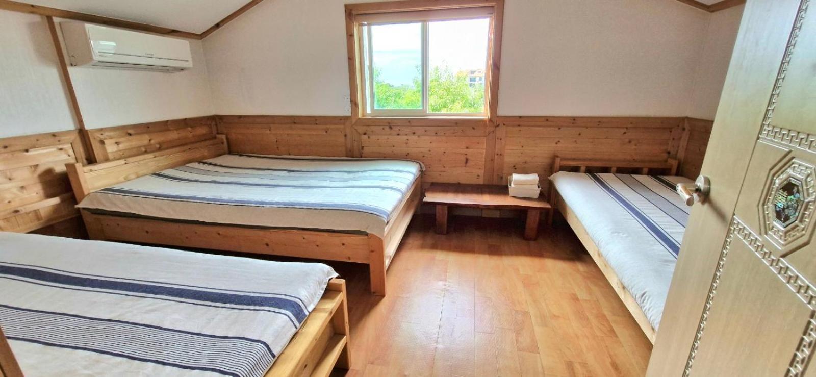 Tree House Guesthouse Чеджу Екстериор снимка