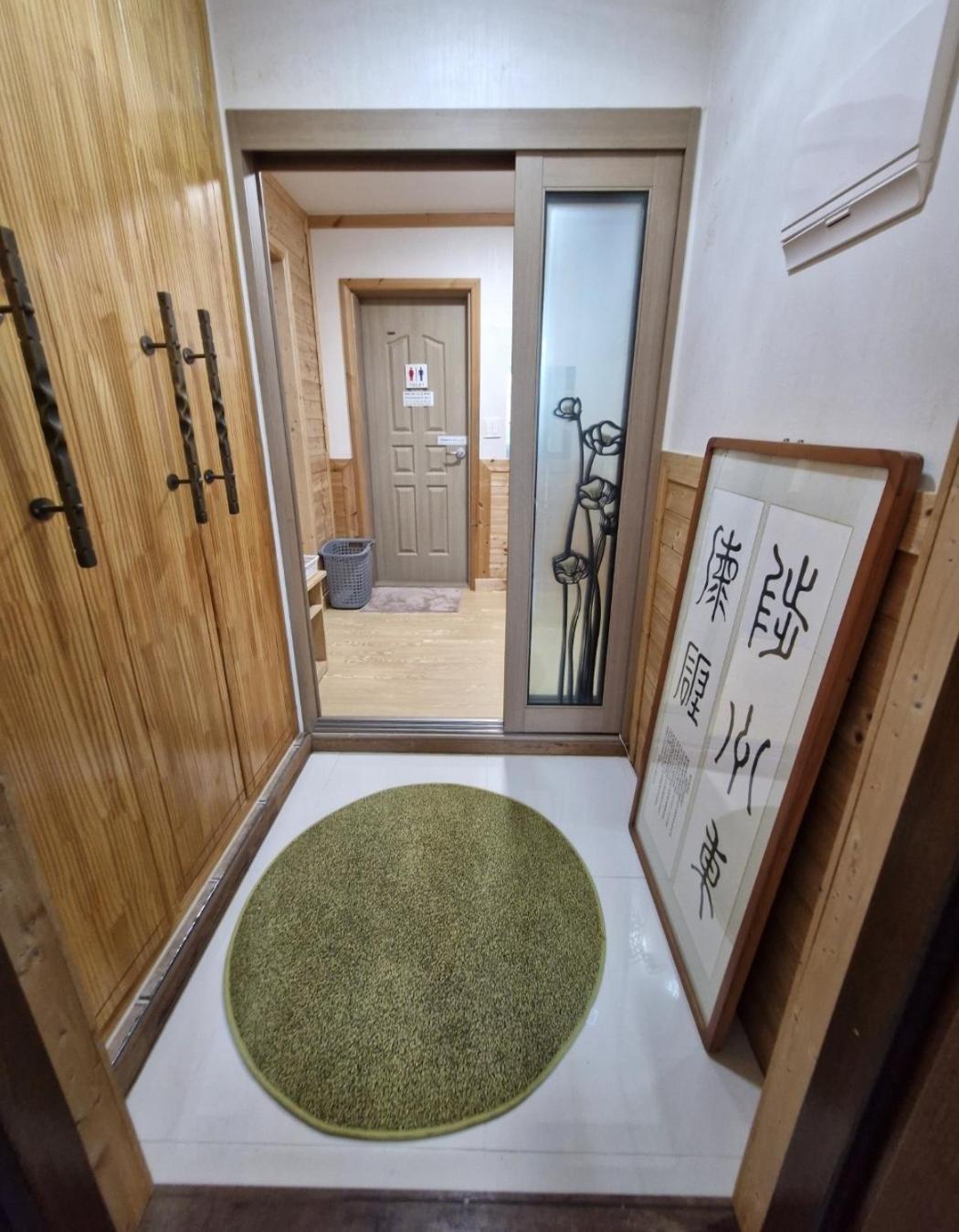 Tree House Guesthouse Чеджу Екстериор снимка