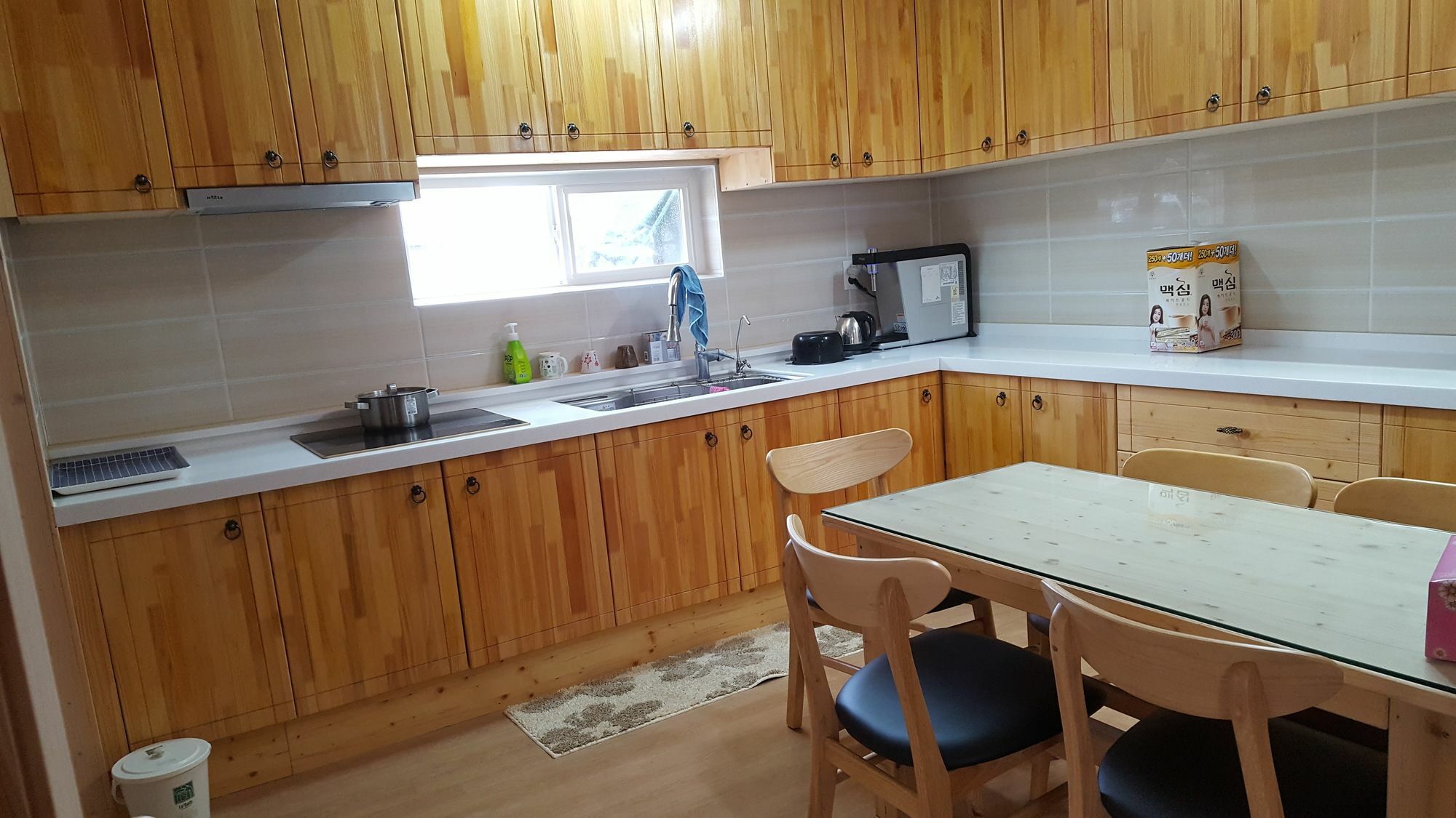 Tree House Guesthouse Чеджу Екстериор снимка